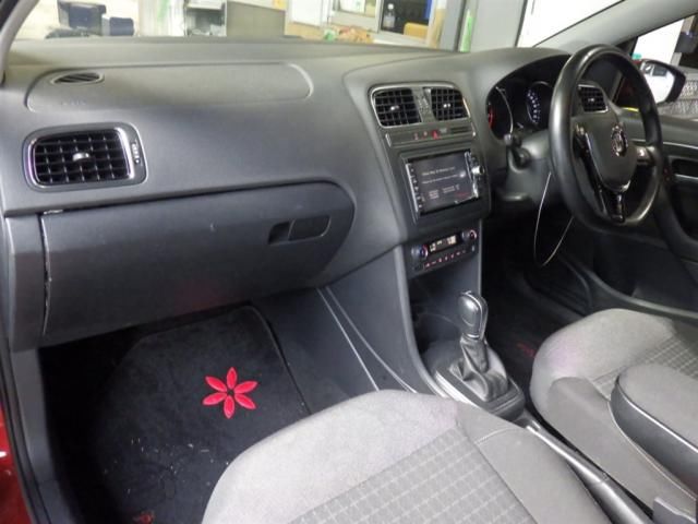 2016 Volkswagen VW ポロ5D TSIコンフォートLアップグレードP auction photo 2