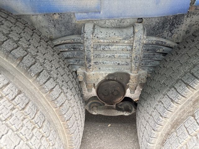 2011 Isuzu Giga ミキサー auction photo 8
