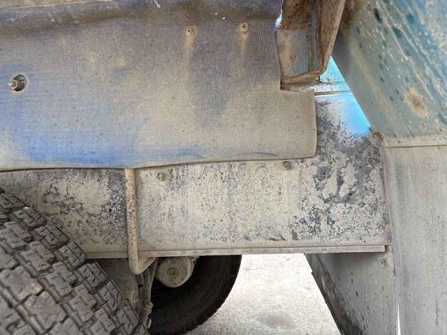 2011 Isuzu Giga ミキサー auction photo 12