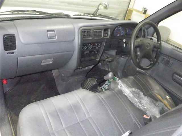 2000 Toyota Hilux auction photo 3