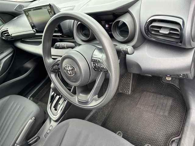 2023 Toyota Yaris G 4WD auction photo 3