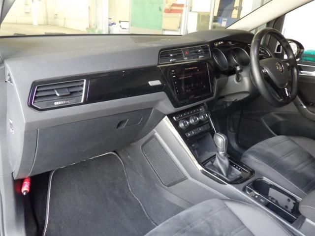 2017 Volkswagen VW ゴルフ トゥーランTSI ハイライン auction photo 2