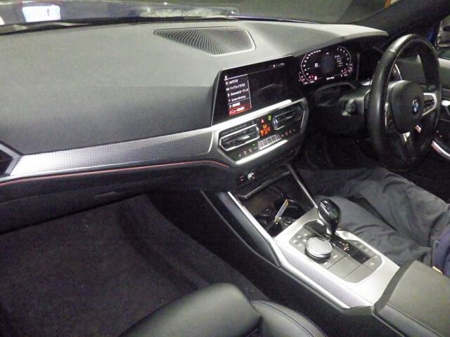 2019 BMW 3 Series 320DXDRIM Spots 4WD auction photo 3