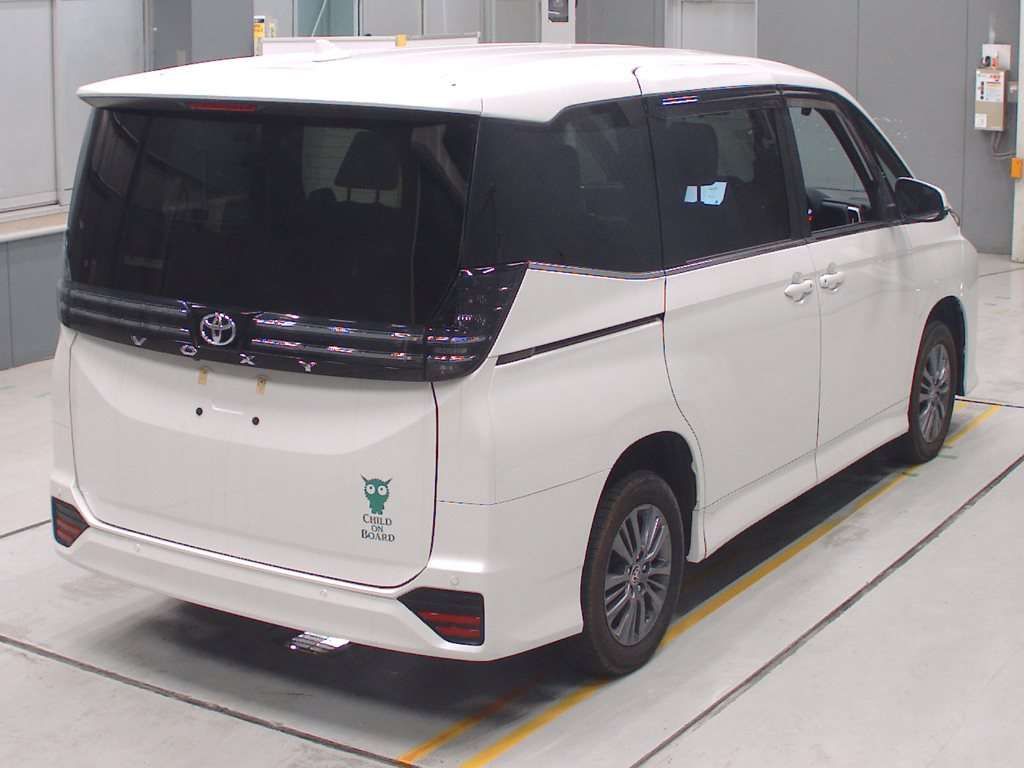2022 Toyota Voxy S-Z 4WD auction photo 2