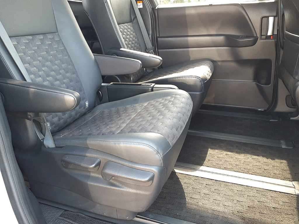 2022 Toyota Voxy S-Z 4WD auction photo 10