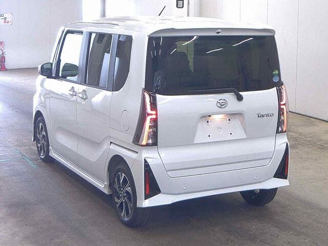 2026 Daihatsu Tanto Custom X auction photo 2