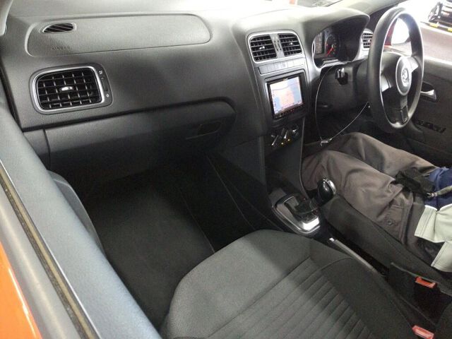 2011 Volkswagen ポロ TSIコンフォートライン auction photo 3