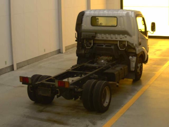 2006 Toyota Dyna chassis auction photo 2