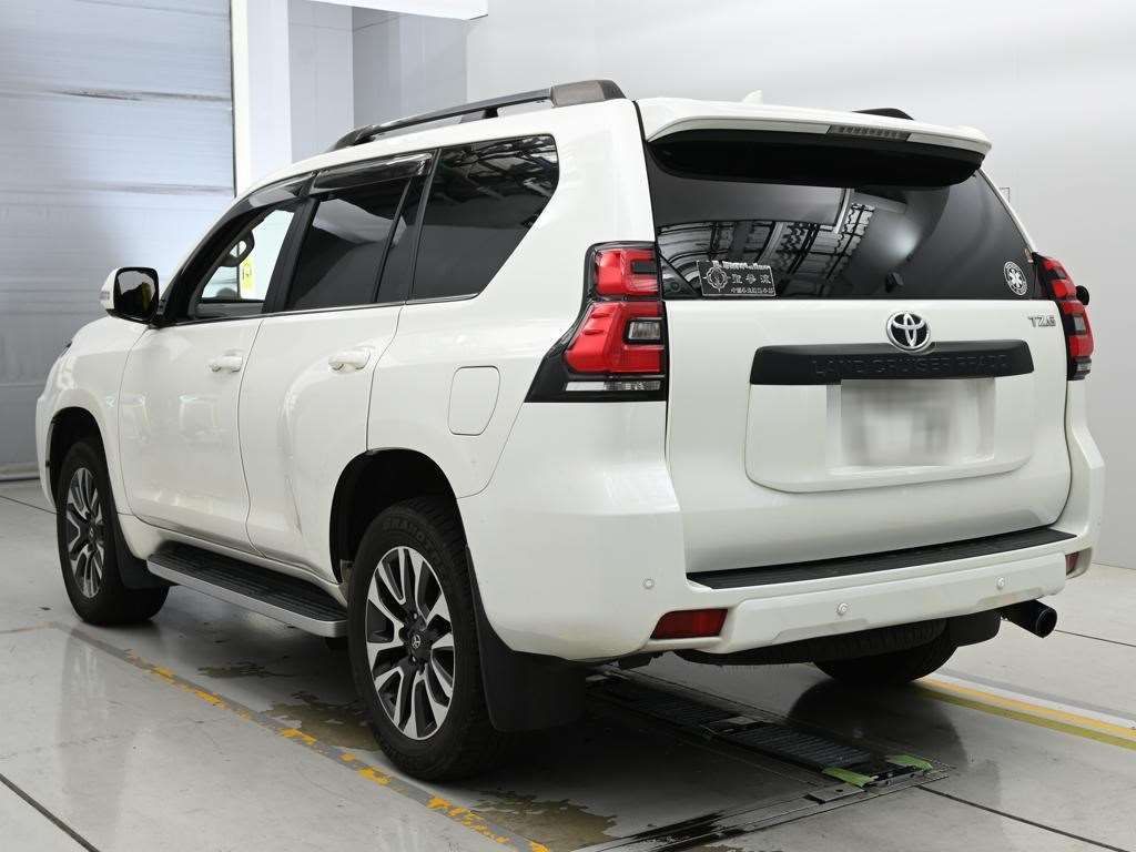2022 Toyota Land Cruiser Prado TZ-G 4WD auction photo 6