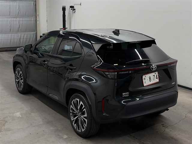 2023 Toyota Yaris Cross Z 4WD auction photo 2
