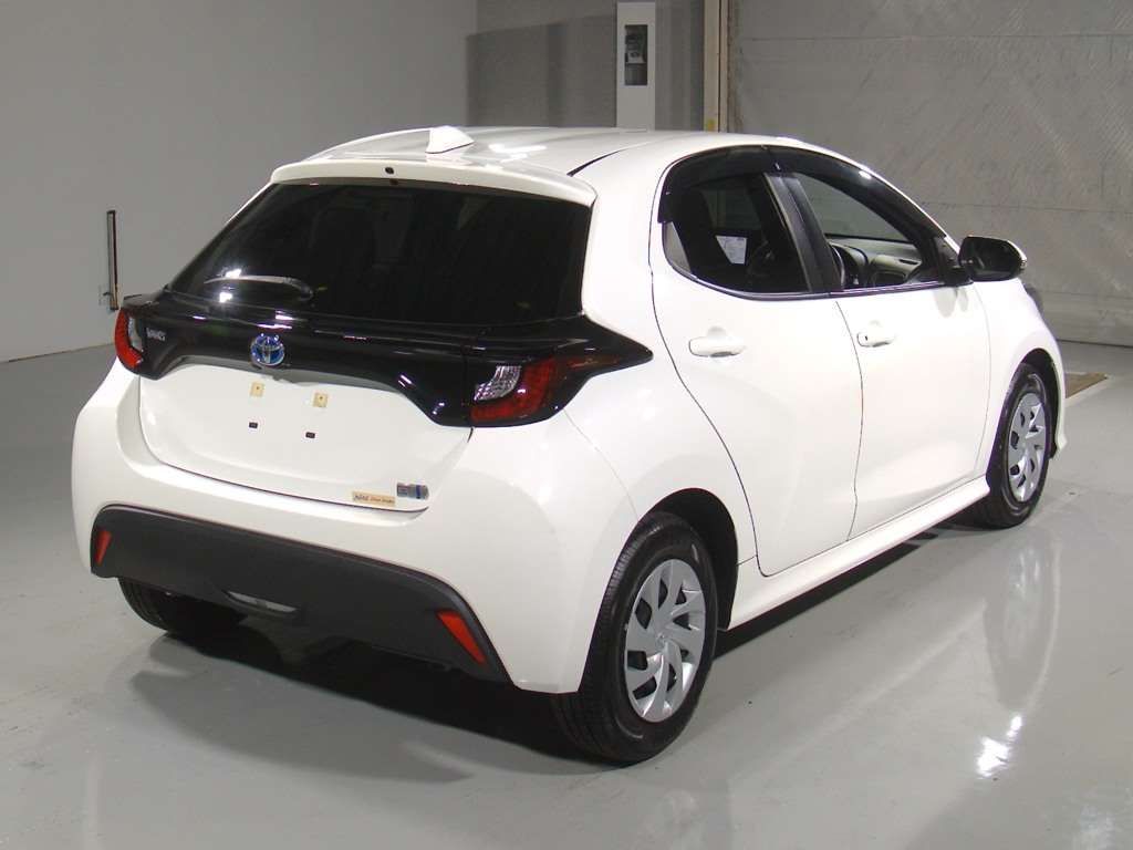 2021 Toyota Yaris Hybrid X auction photo 2