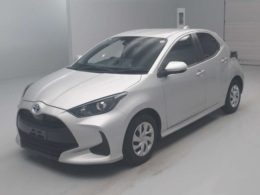 2021 Toyota Yaris Hybrid X Japan auction vehicle