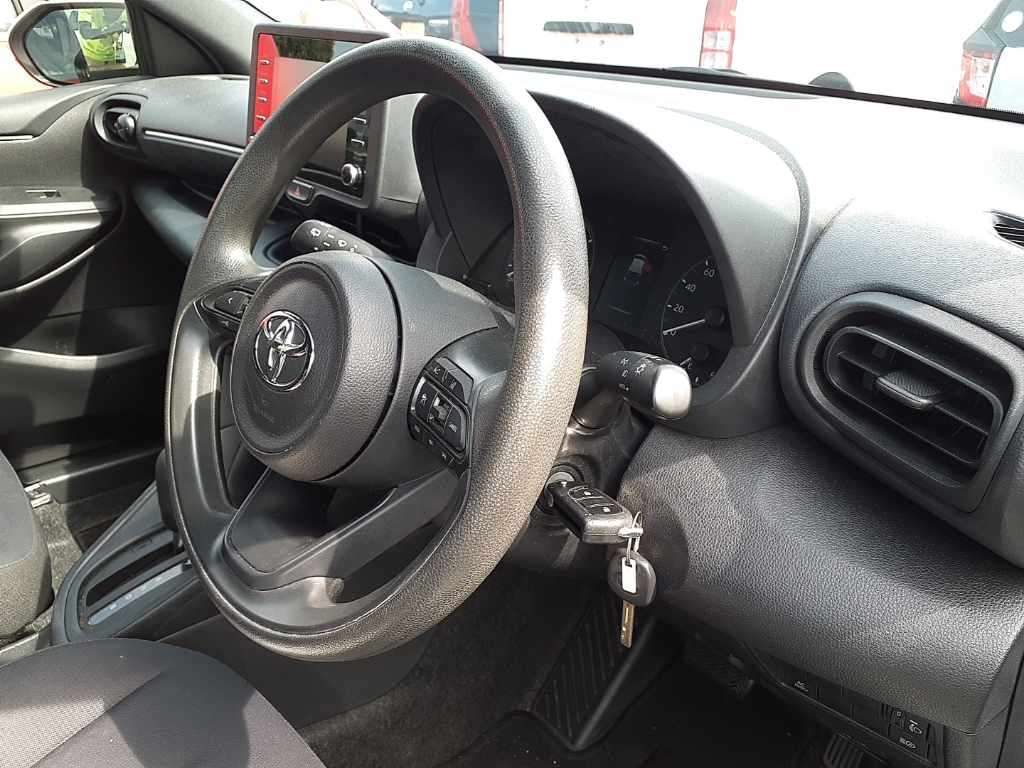2021 Toyota Yaris ハイブリッドX auction photo 7