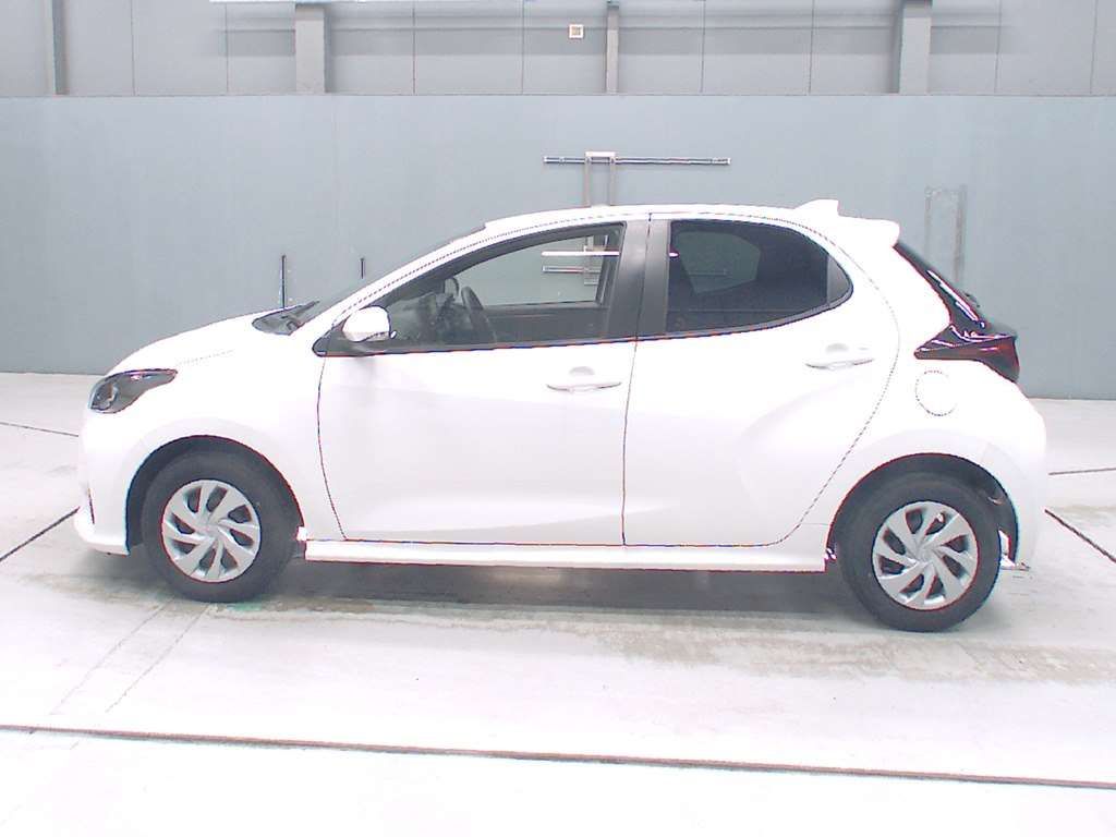 2021 Toyota Yaris ハイブリッドX auction photo 4