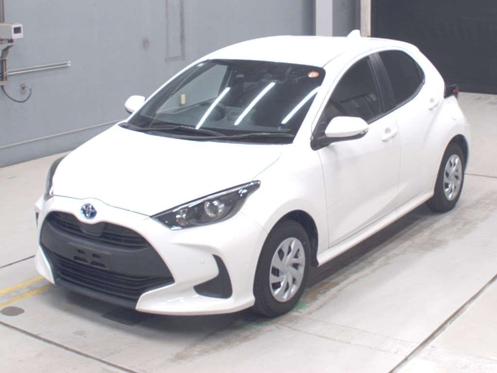 2021 Toyota Yaris ハイブリッドX Japan auction vehicle