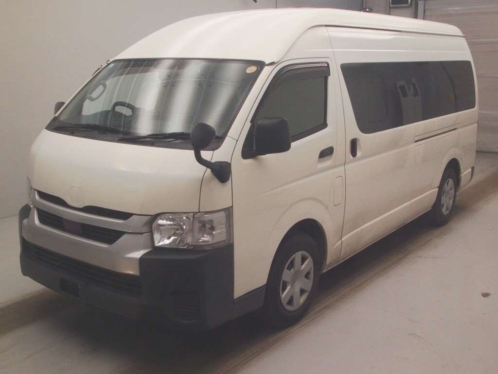 2020 Toyota Hiace DX Japan auction vehicle