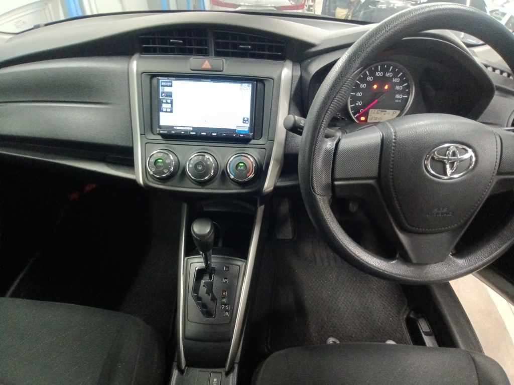 2021 Toyota Corolla Fielder EX 4WD auction photo 11