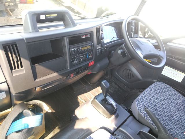 2023 Isuzu Elf Seksai auction photo 3