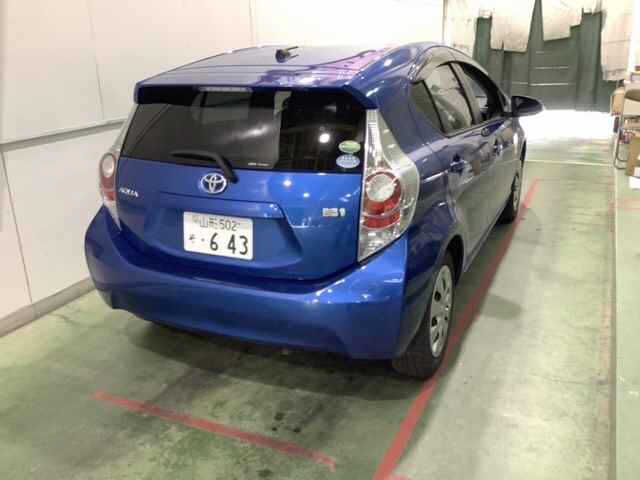 2014 Toyota Aqua S auction photo 2
