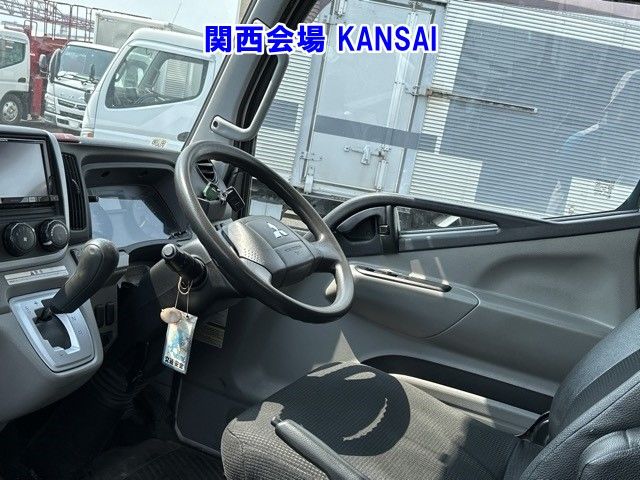 2018 Mitsubishi Fuso Canter Hira auction photo 5
