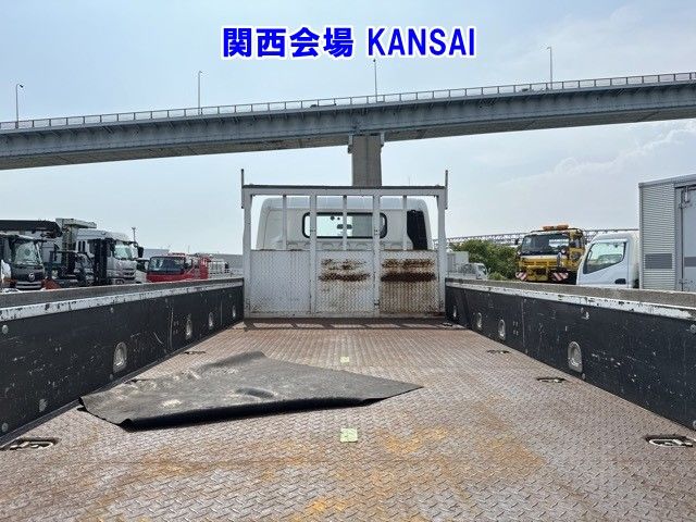2018 Mitsubishi Fuso Canter Hira auction photo 18