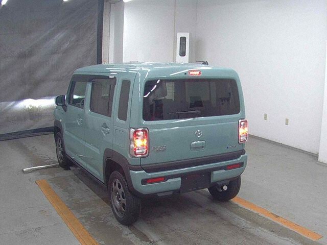 2024 Mazda フレアクロスオーバー Hybrid XG auction photo 2