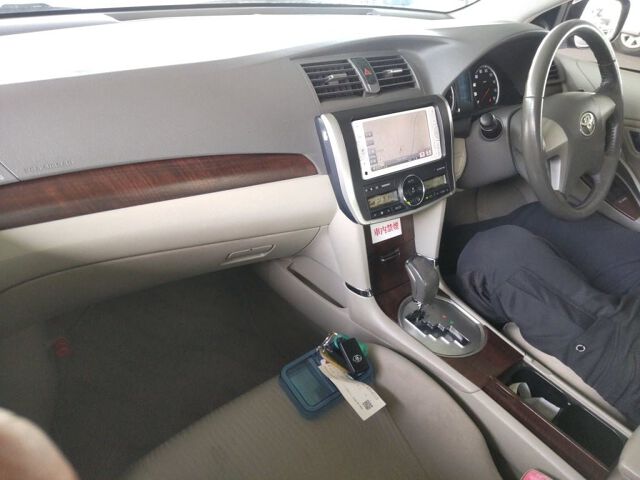 2012 Toyota Premio auction photo 3