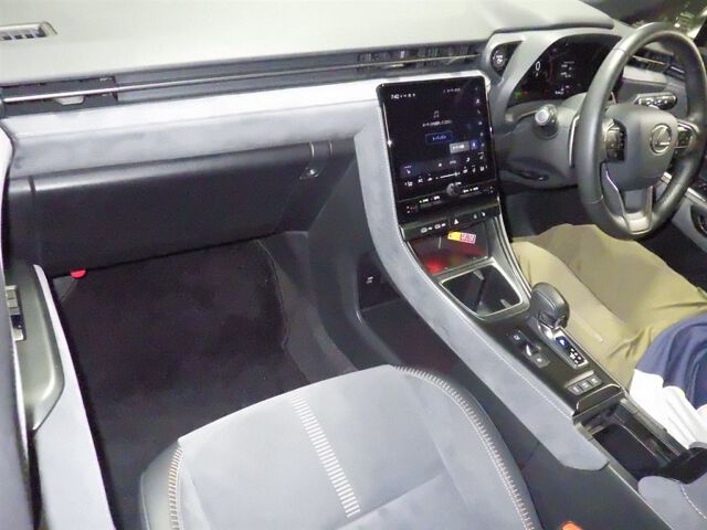 2024 Lexus LBX Cool 4WD auction photo 3