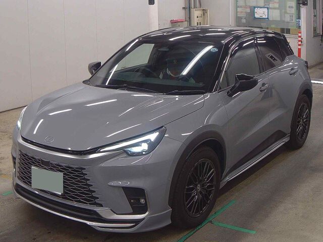2024 Lexus LBX Cool 4WD auction photo 4