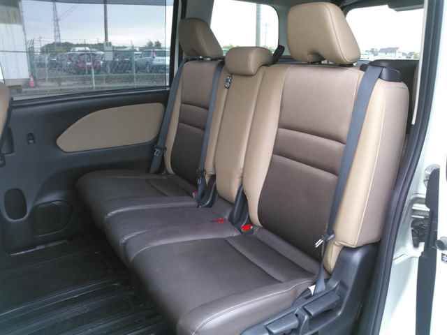 2018 Nissan Serena Highway Star V Selection auction photo 9