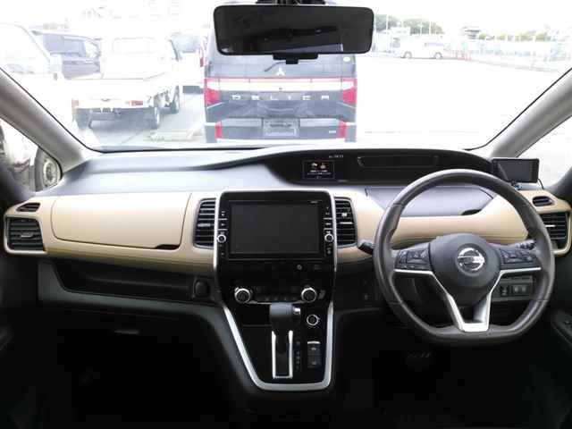 2018 Nissan Serena Highway Star V Selection auction photo 8