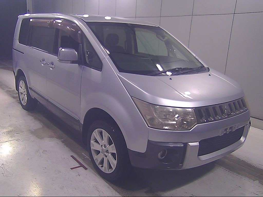 2008 Mitsubishi Delica D:5 4WD 7 Japan auction vehicle