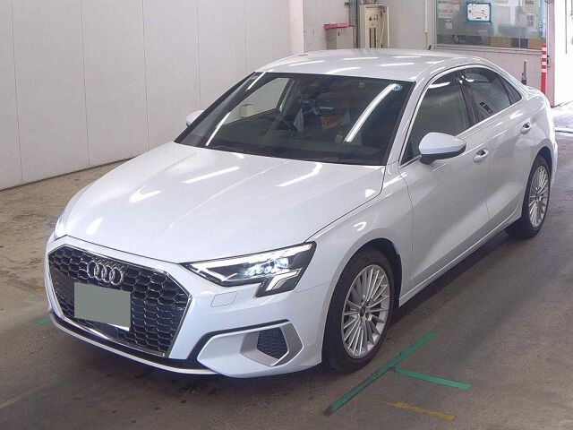 2022 Audi A3 Sedan 30TFSI アドバン auction photo 4
