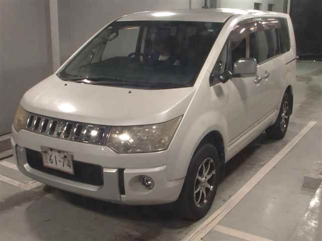2009 Mitsubishi Delica D:5 4WD Gプレミアム auction photo 4