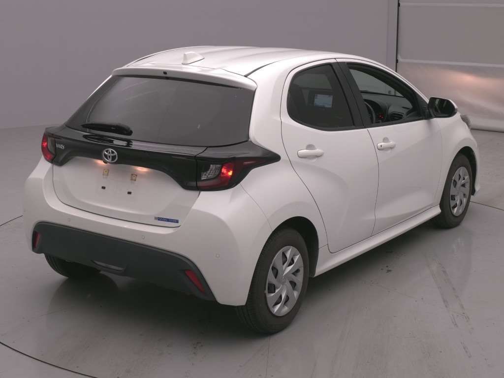 2021 Toyota Yaris X auction photo 2