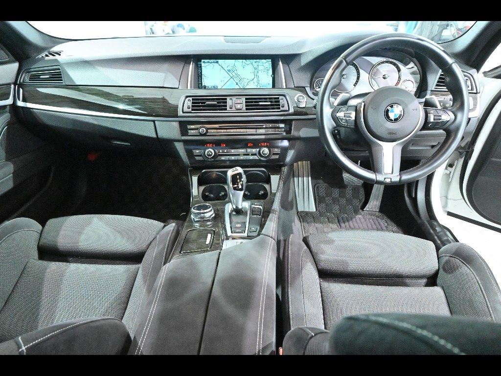 2014 BMW 5 Series 523i M Sport auction photo 3