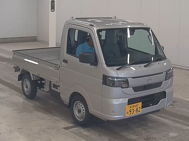 Japan Auction Vehicles 8 2026 Nissan クリッパートラック DX Nouhan 4WD auction photo