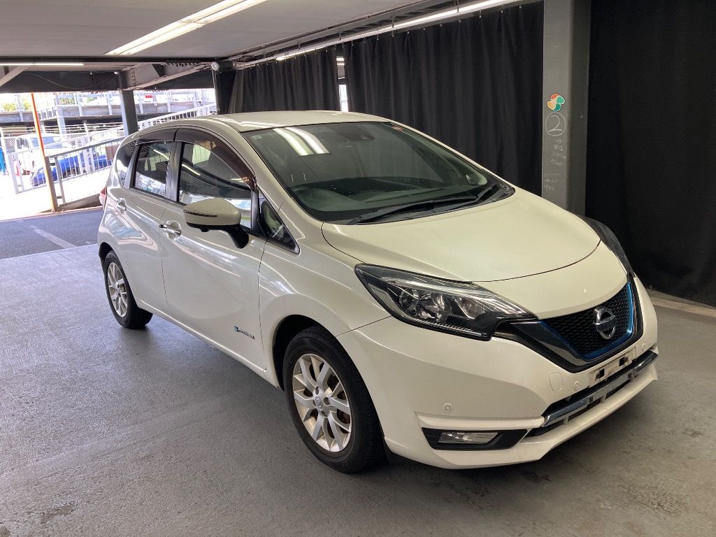 Japan Auction Vehicles 7 2017 Nissan Note e-POWER メダリスト auction photo