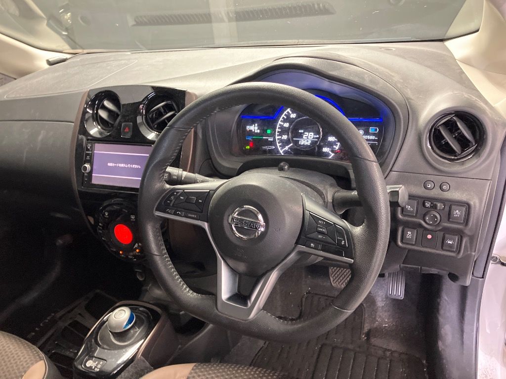2017 Nissan Note e-POWER メダリスト auction photo 3