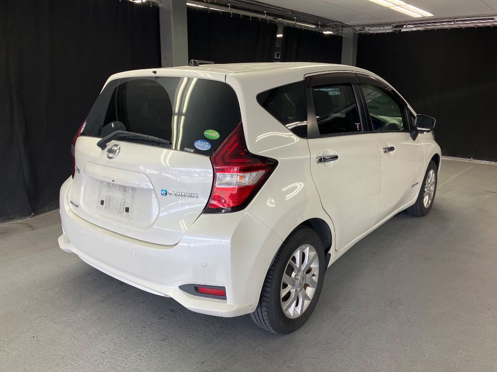 2017 Nissan Note e-POWER メダリスト auction photo 4