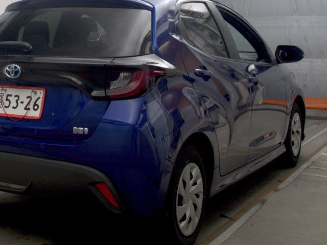 2021 Toyota Yaris Hybrid X auction photo 5