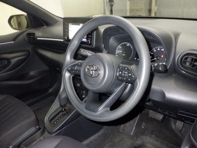 2021 Toyota Yaris Hybrid X auction photo 3