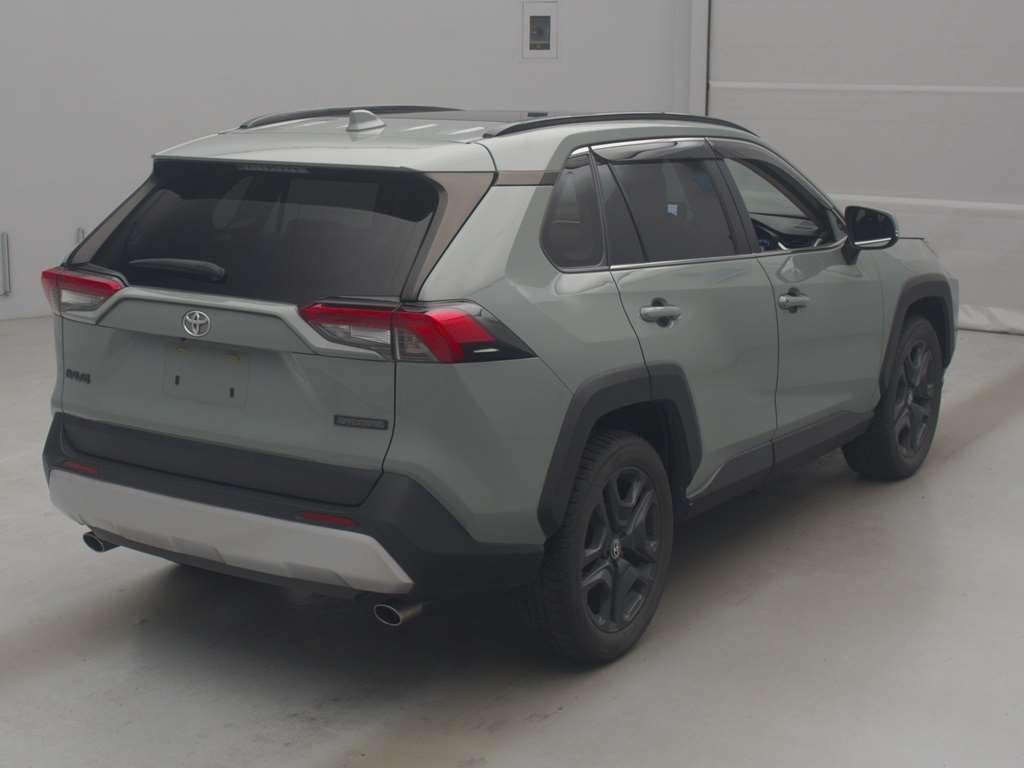 2022 Toyota RAV4 アドベンチャー 4WD auction photo 2