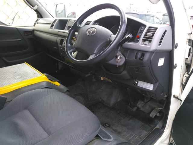 2013 Toyota Hiace Yojibus auction photo 3