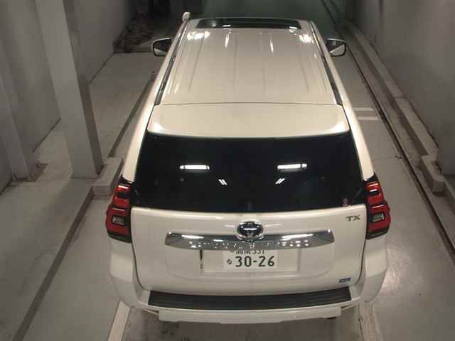 2023 Toyota Land Cruiser Prado TX 4WD auction photo 7
