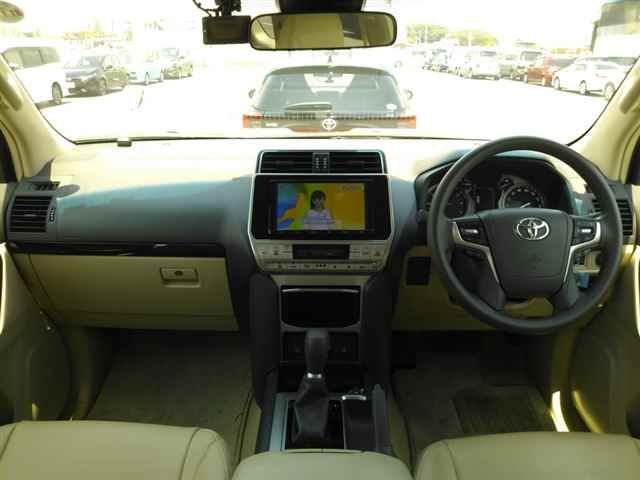 2023 Toyota Land Cruiser Prado TX 4WD auction photo 8