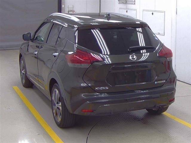 2021 Nissan Kicks X auction photo 2