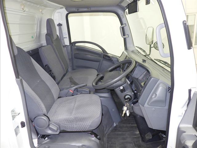 2018 Isuzu Elf 冷蔵・冷凍車 auction photo 6