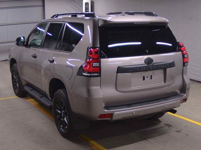 2023 Toyota Land Cruiser Prado TX L-PマットブラE 4WD auction photo 2