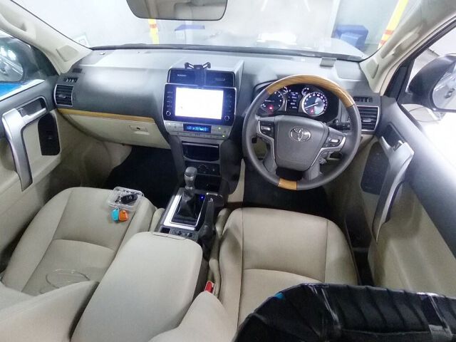 2023 Toyota Land Cruiser Prado TX L-PマットブラE 4WD auction photo 3